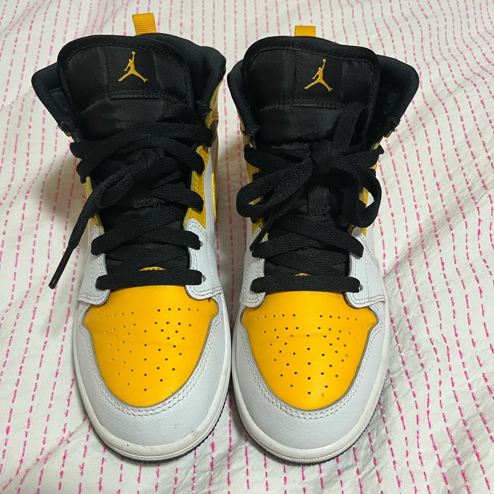Jordan AJ 1 Mid